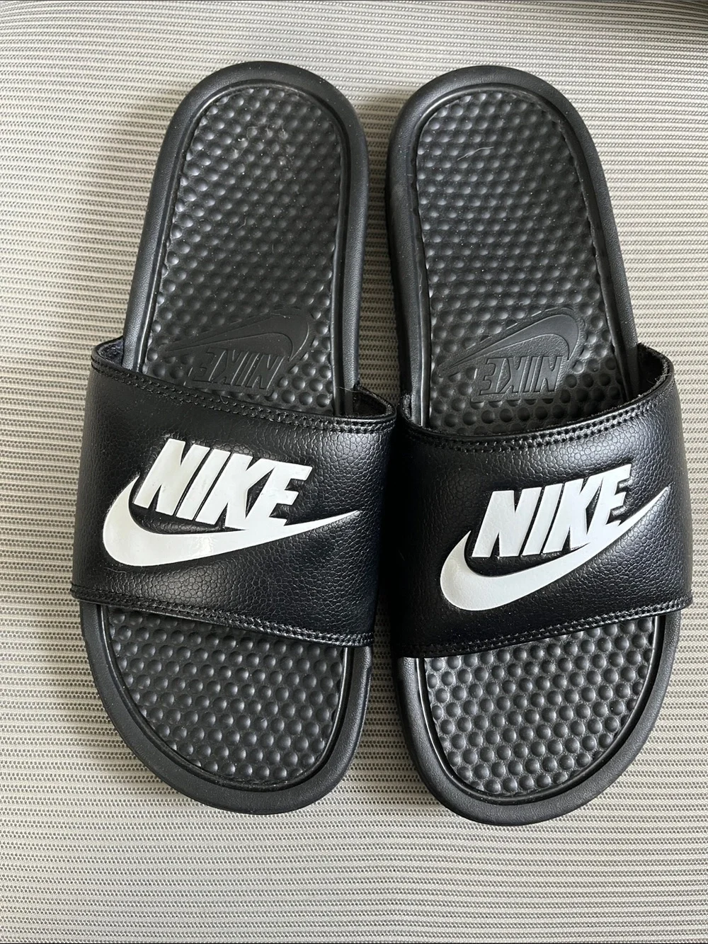 Men's Black Nike Slides size 10